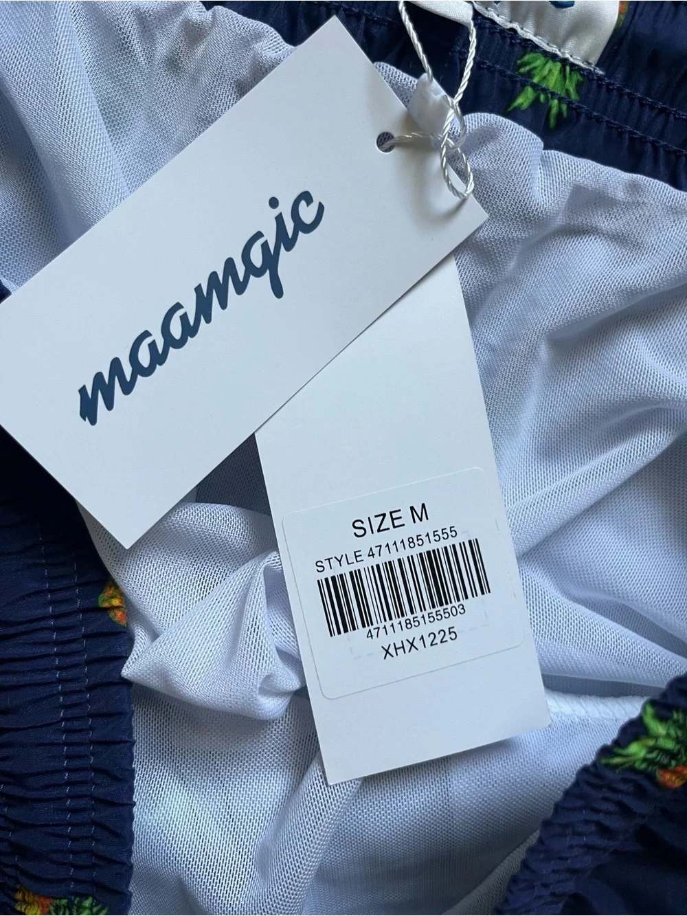 Maamgic NWT pineapple swim trunks men’s size medium